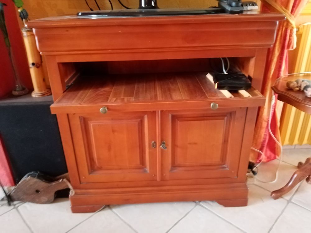 Meuble t&eacute;l&eacute;vision en merisier Meubles