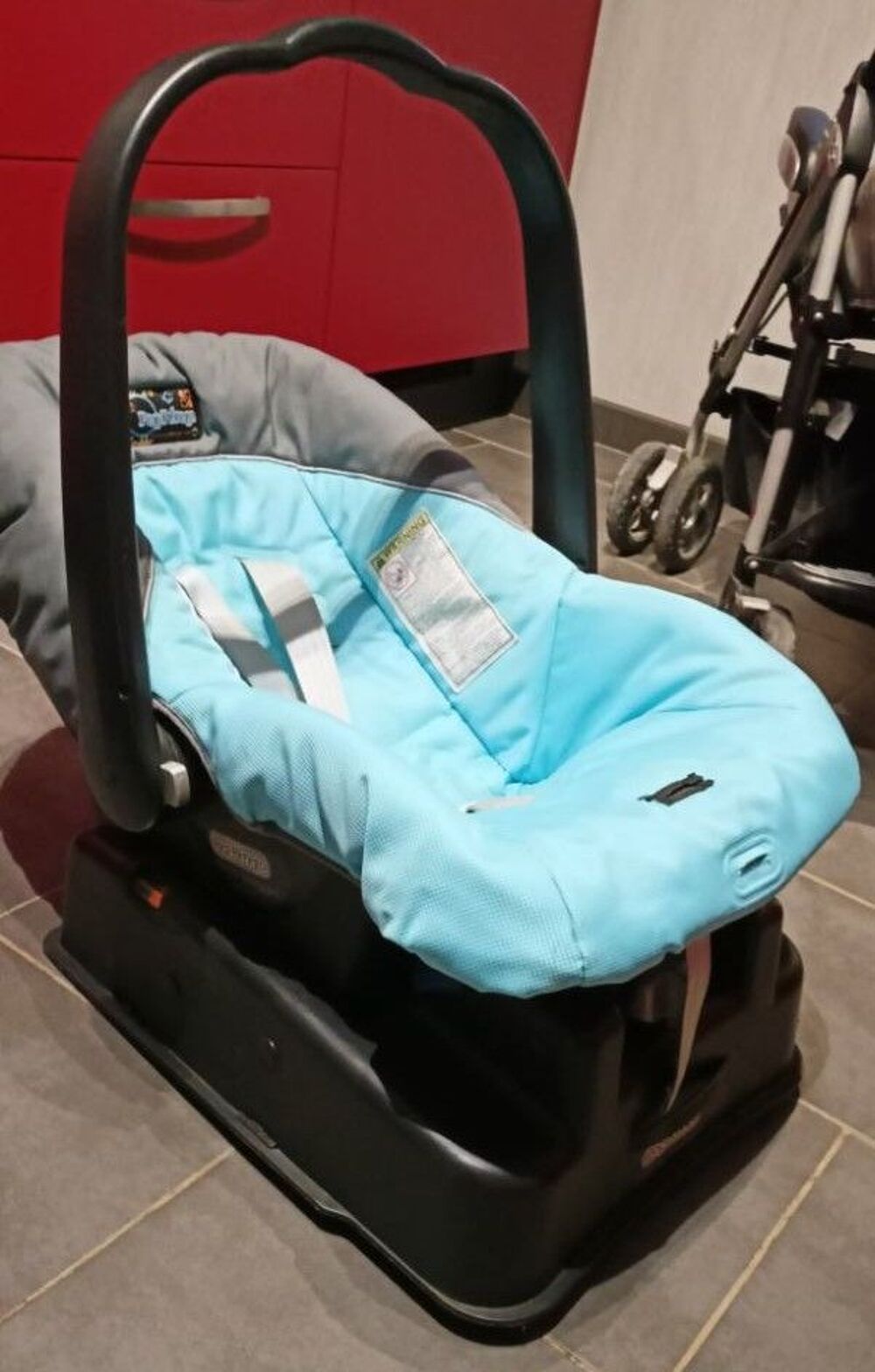 ensemble poussette et autres pour b&eacute;b&eacute; 
Puériculture
