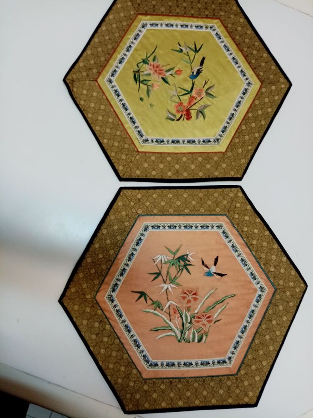TABLEAUX CHINOIS BRODES SUR SOIE vintage (2) Décoration