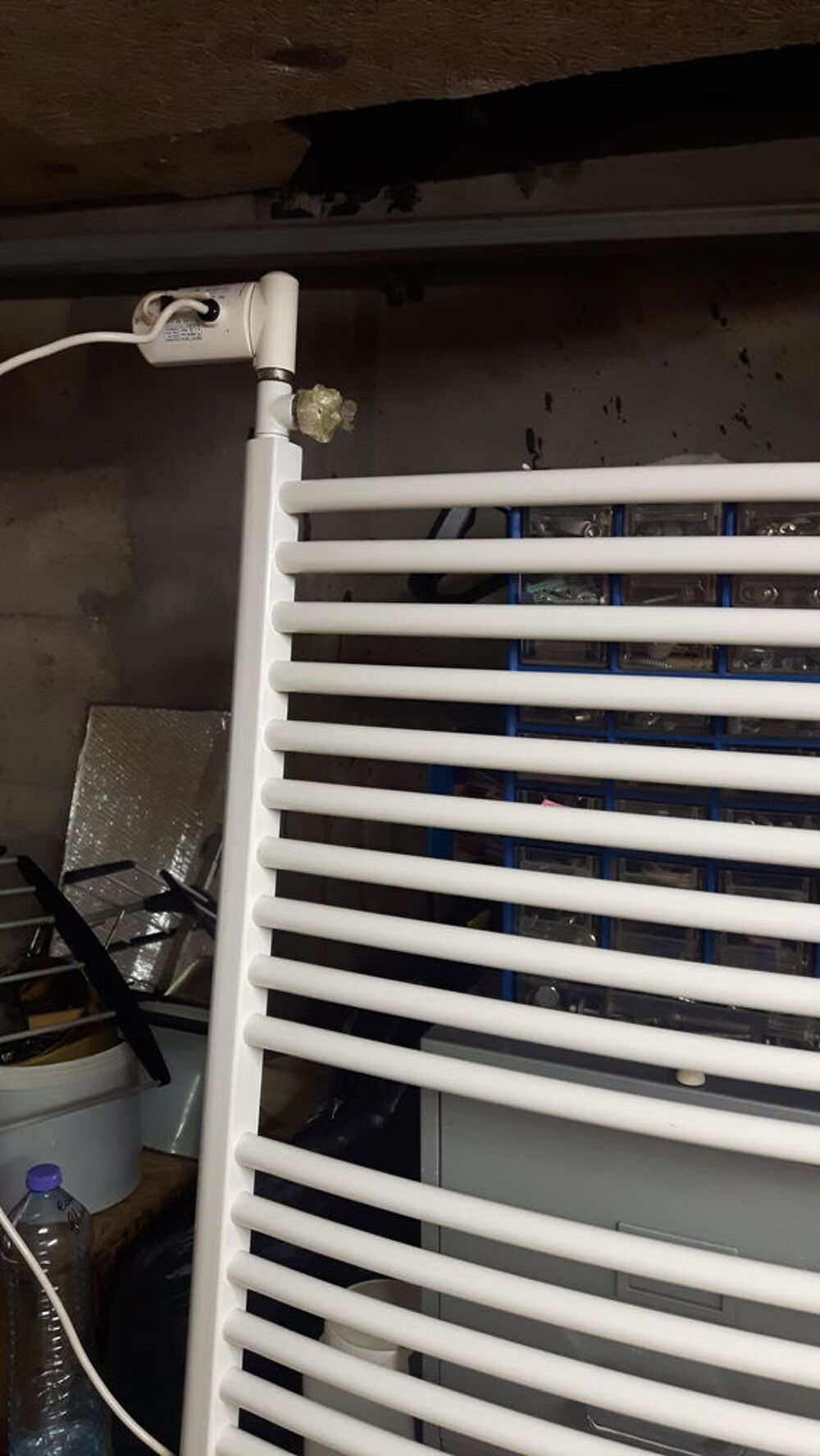 radiateur s&egrave;che serviette Electroménager
