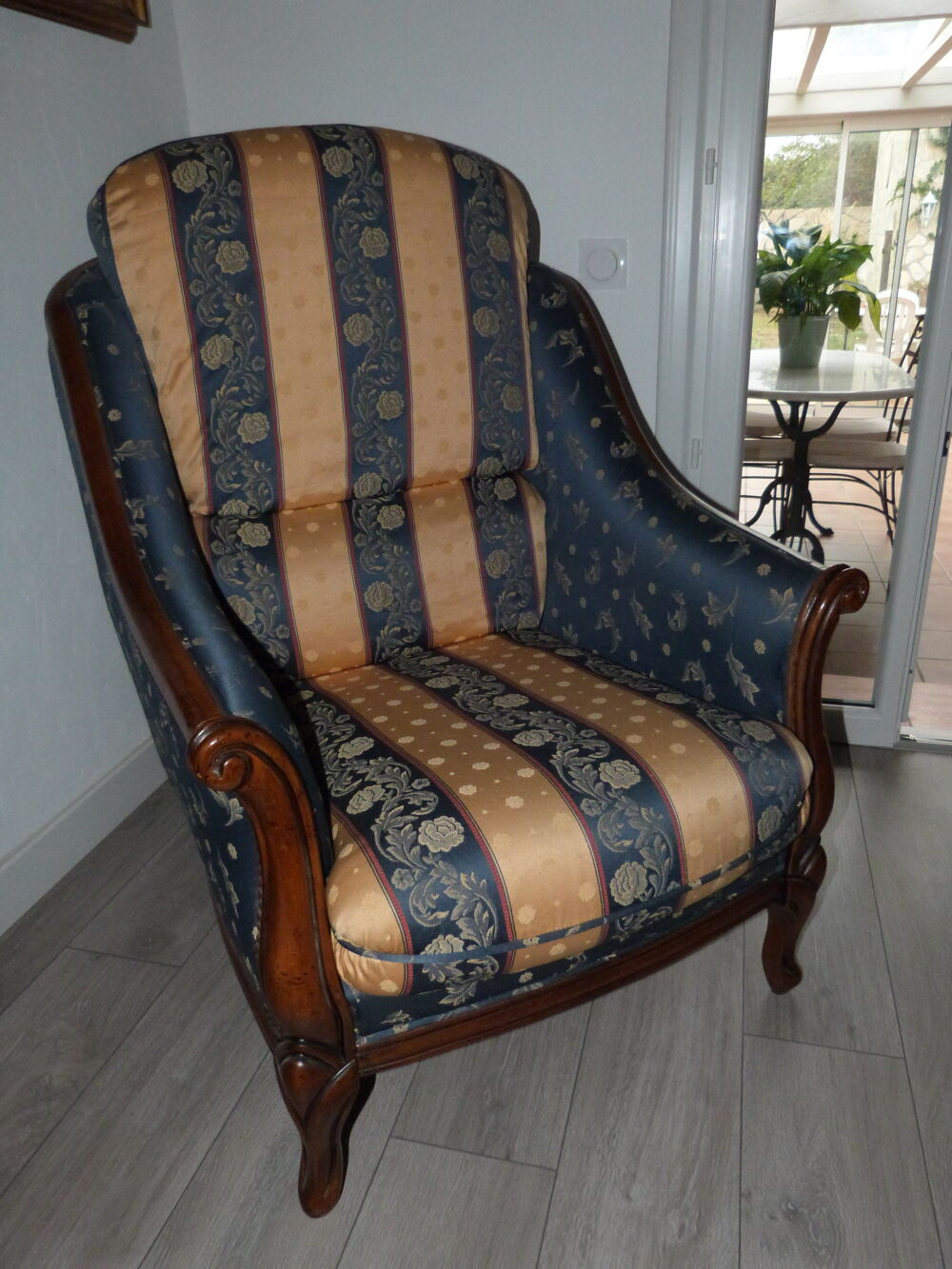 Salon style Louis Philippe. Meubles