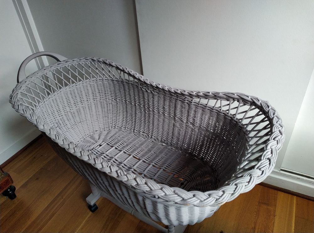 Berceau en rotin ancien Mobilier enfants