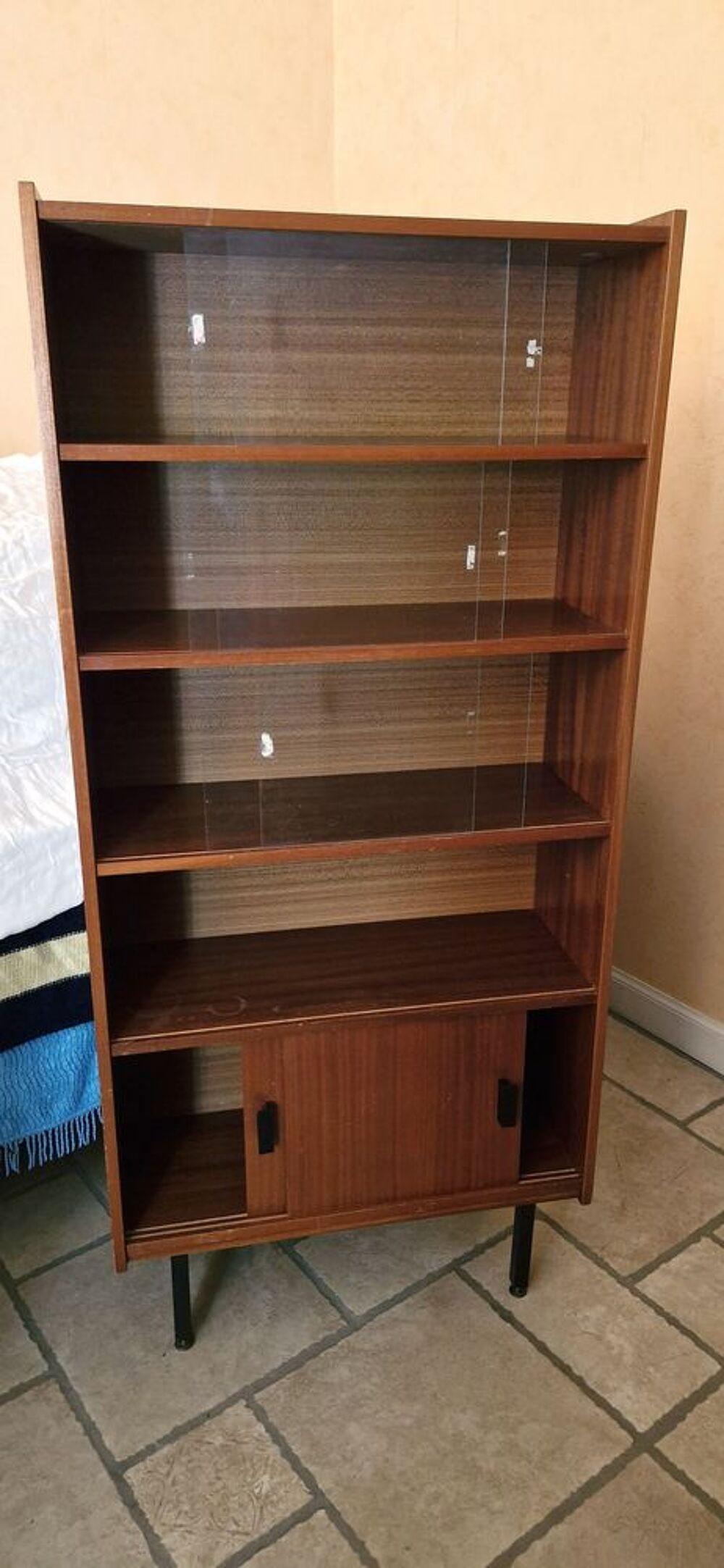 Meuble vitrine en bois vintage ann&eacute;es 60
Meubles