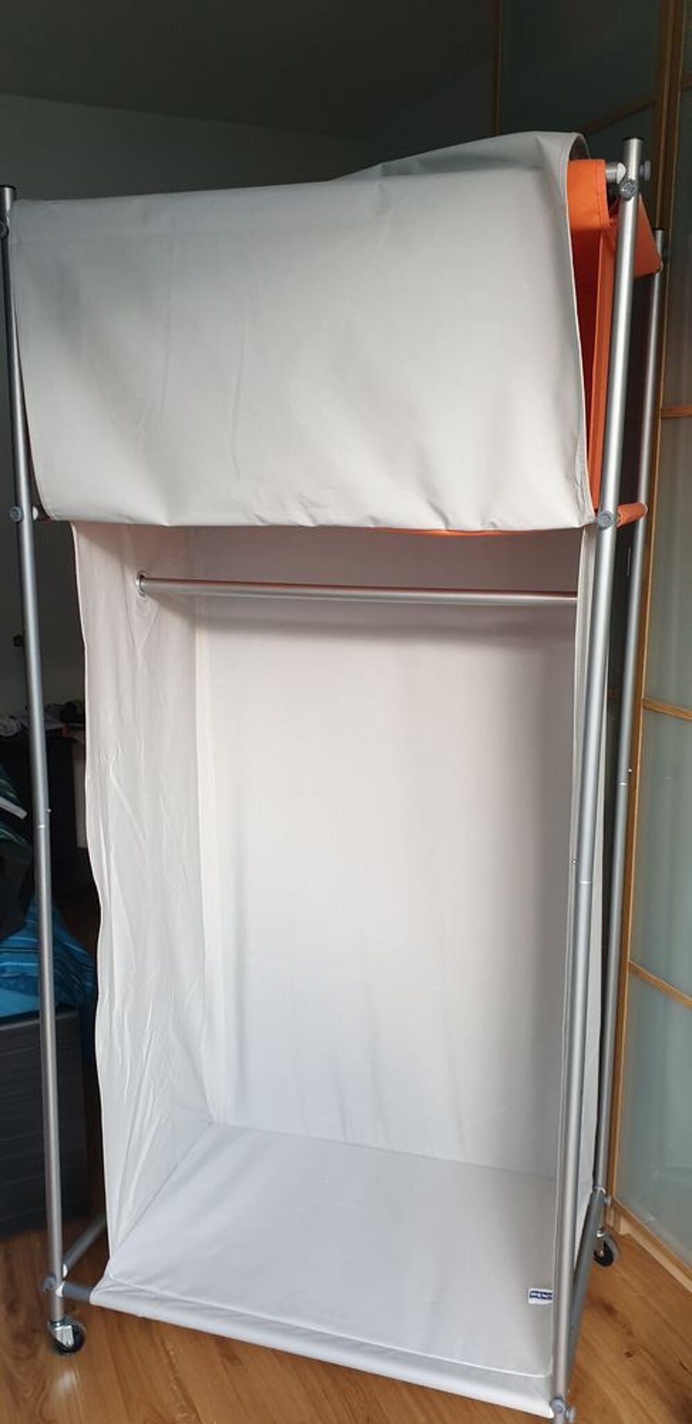 ARMOIRE EN TOILE WENKO 
BLANC /ORANGE 75x160x50 cm
Meubles