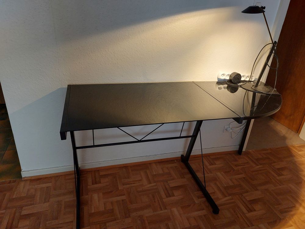 bureau vitre noir 1.50 m* 60cm Meubles