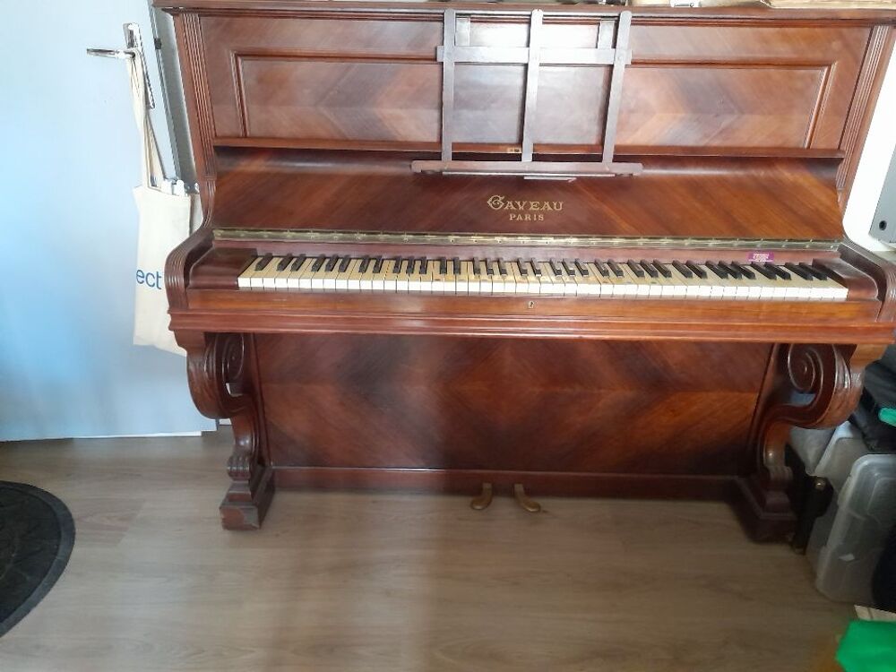 Donne Piano classique ancien, marque GAVEAU, en bon &eacute;tat.
Instruments de musique