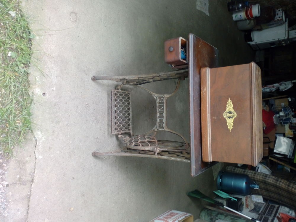 MACHINE &Agrave; COUDRE Meubles