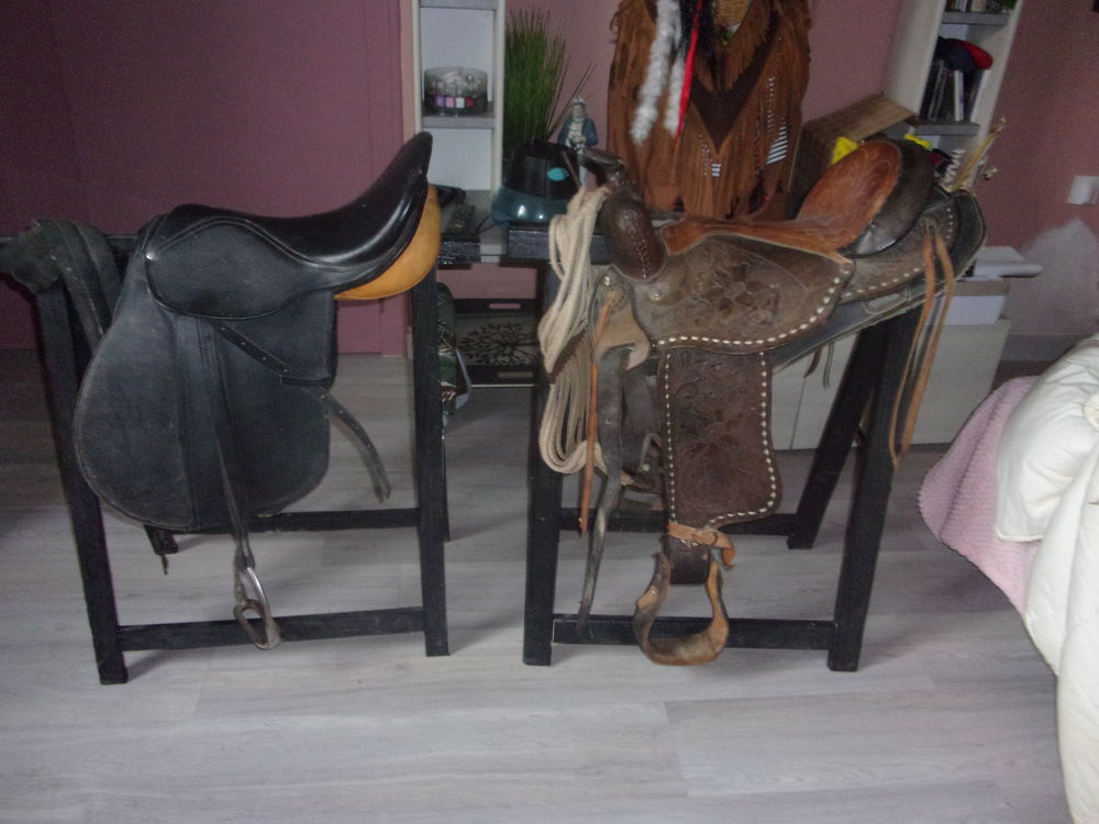   lot de 2 selles 