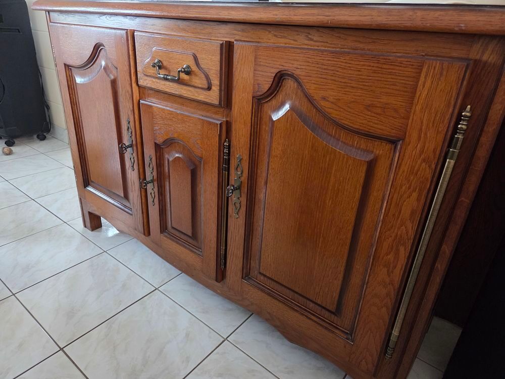 Meuble bas 3 portes 1 tiroir. Meubles