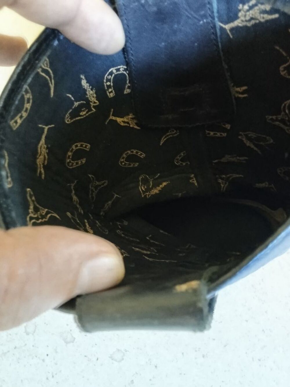Botte cuir noire mixte , taille 42 , tr&egrave;s bon &eacute;tat Chaussures