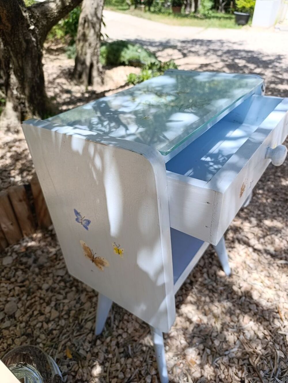 &Eacute;l&eacute;gant petit meuble SDB bleu ciel Décoration
