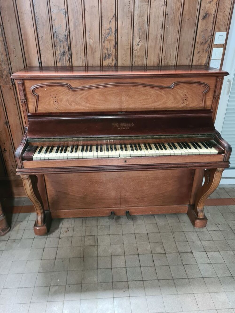 PIANO DROIT K BORD PARIS
Instruments de musique