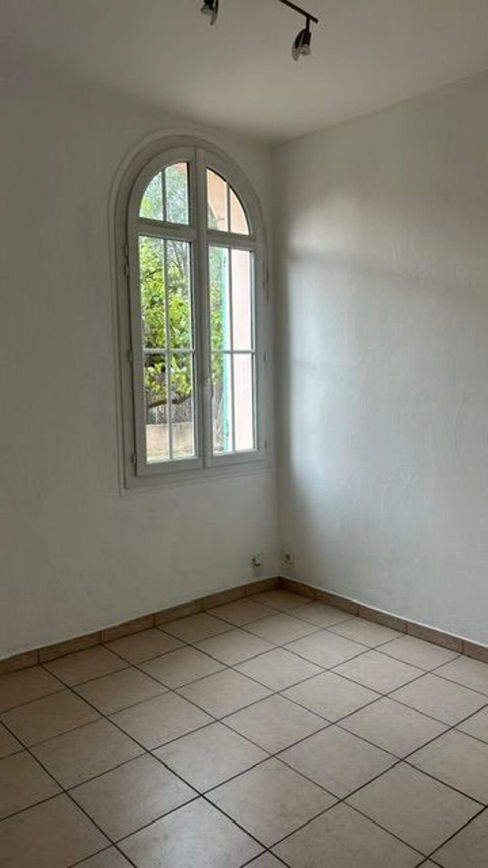 Vente Appartement A 950m du bord de mer, appartement bas-de-villa T3 SANS CHARGES + jardin privatif Les adrets-de-l'estérel