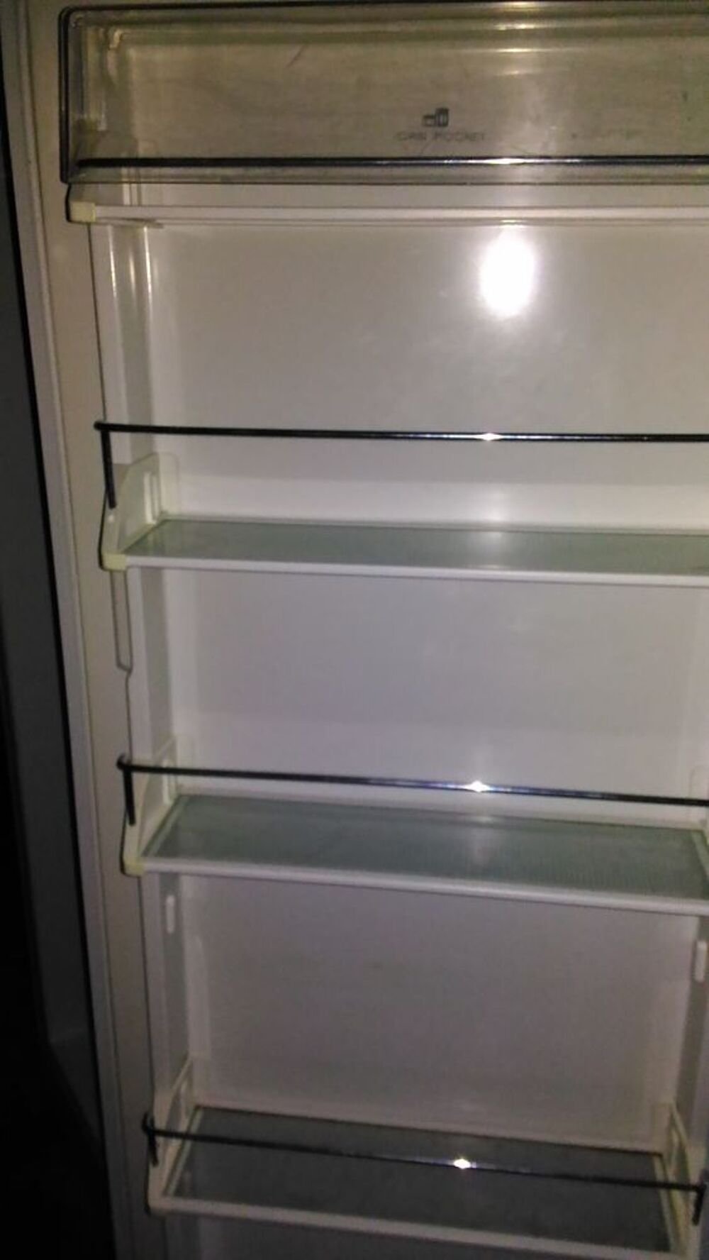 Donne frigo.
Electroménager