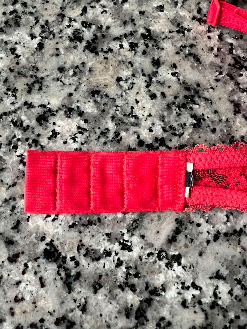 Soutien-Gorge Dentelle Rouge ? Taille 90B ? Neuf Vêtements