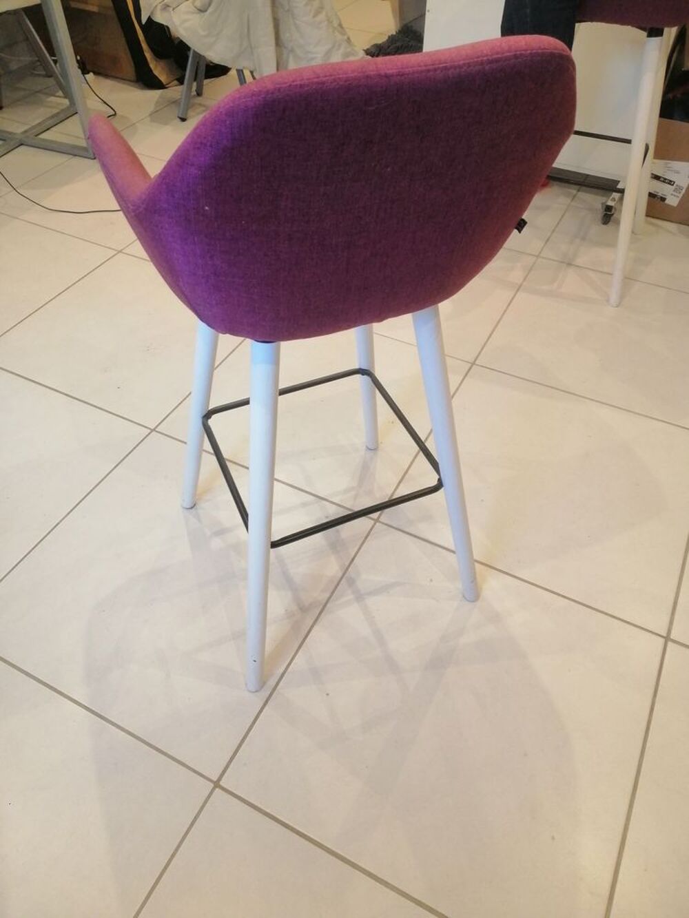 Chaise de bar en tissu Violet - Ad&eacute;laide Meubles