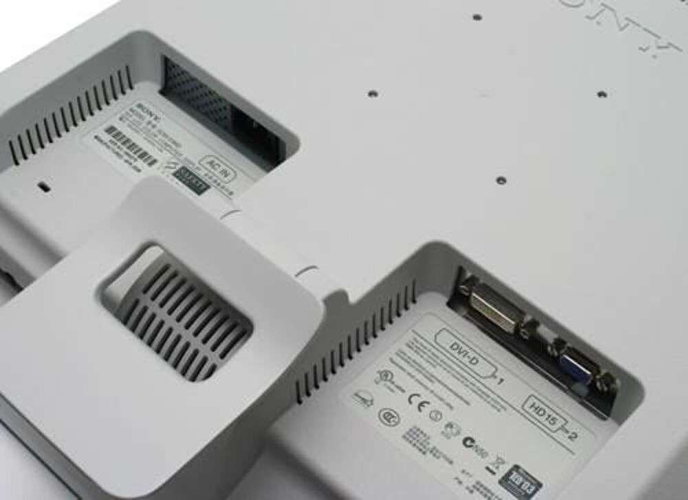 Moniteur 19 pouces Sony SDM-E96D Ecran LCD 19&quot; Matriel informatique