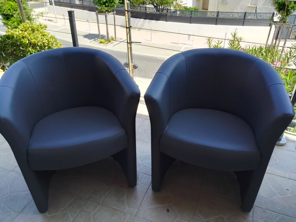 2 fauteuils cabriolet gris anthracite 
Meubles