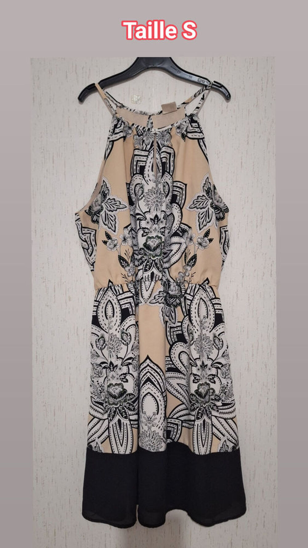 Diff&eacute;rents robes Vêtements