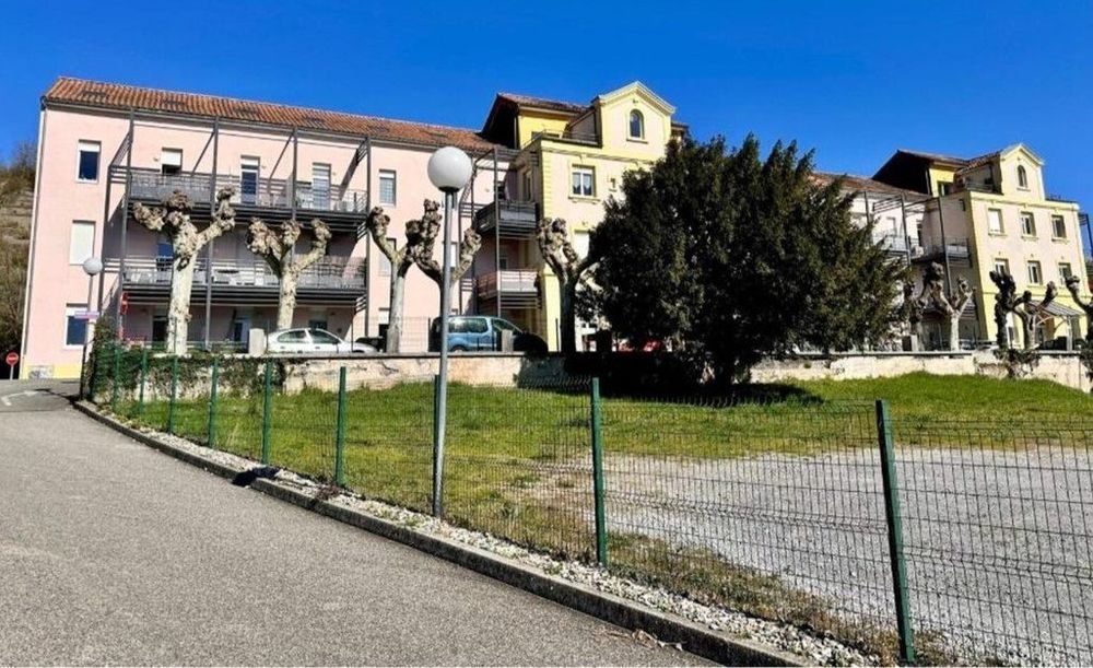 Appartement 4 pièces 98 m² · à Ruoms · 98 m² · 215 000 €