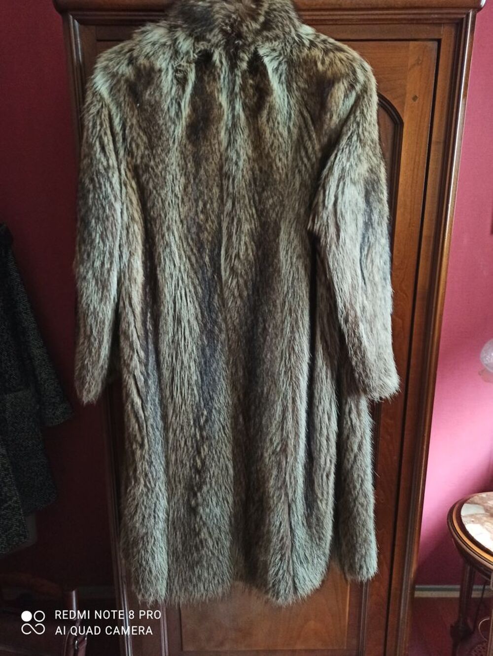 Manteau fourrure parfait &eacute;tat Vêtements