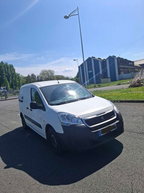 Peugeot Partner PARTNER FOURGON STANDARD 1.6 BLUEHDI 75 BVM5 PREMIUM 2017 occasion Mairieux 59600