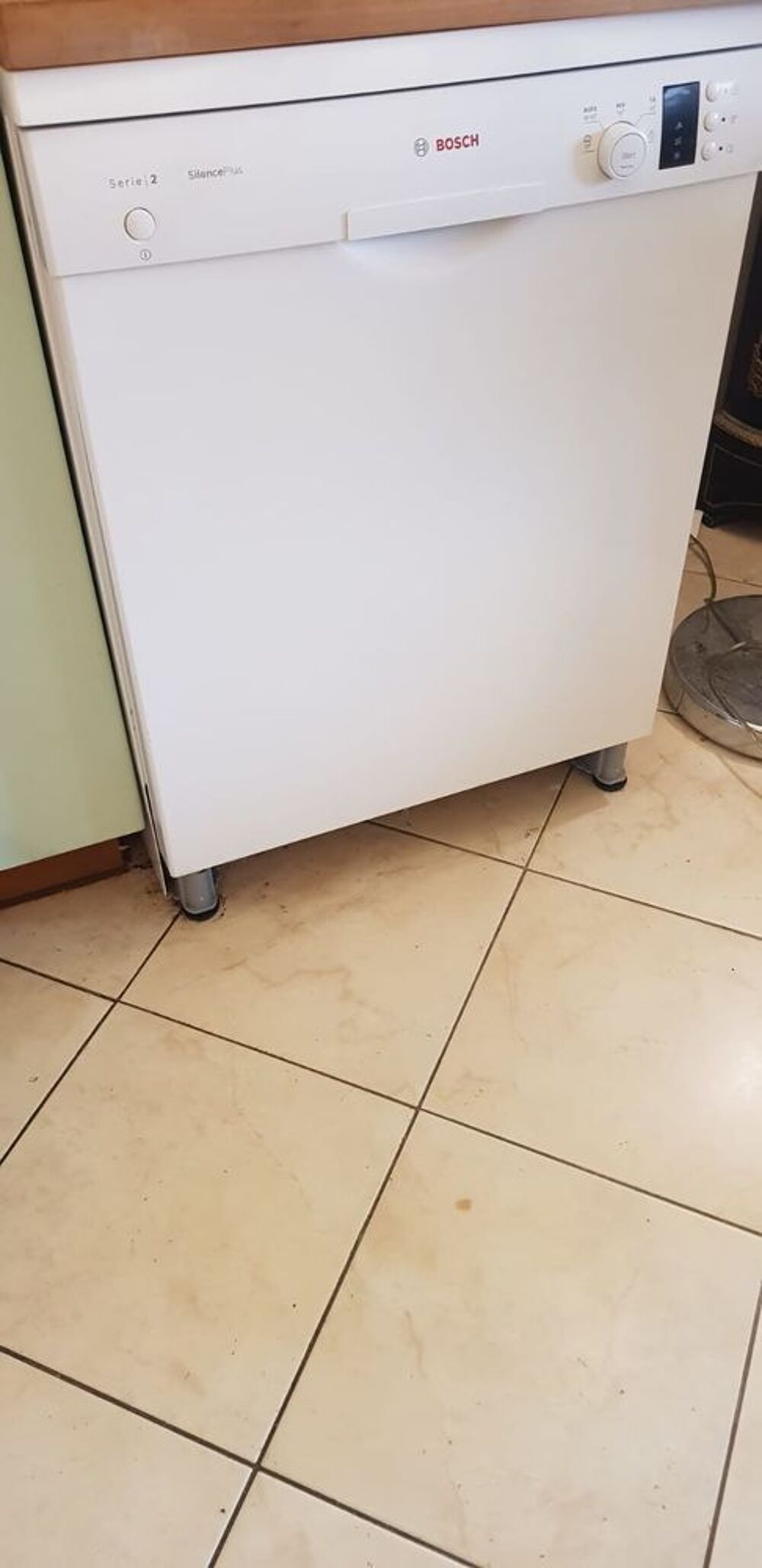 lave vaiselle Bosh tres peu servi Electroménager