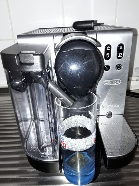 Delonghi NESPRESSO EN 680 LATTISSIMA AUTO METAL
Expresso De 150 Nogent-sur-Marne (94)