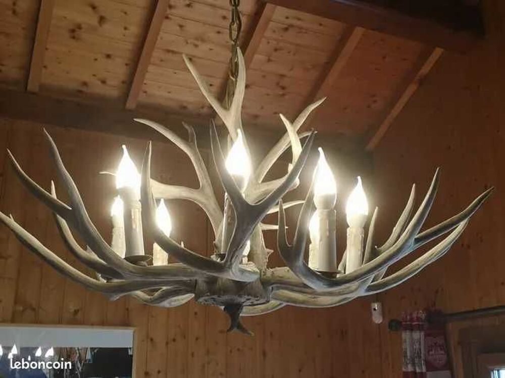 lustre en r&eacute;sine imitation bois de cerf Décoration