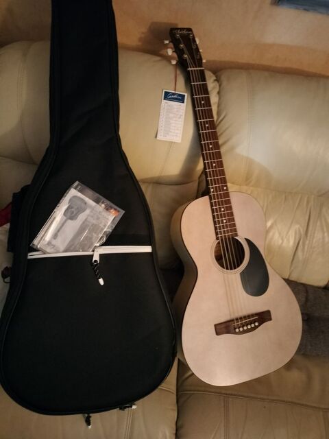 Art et Lutherie Roadhouse Faded Cream parlor guitare folk 290 Tarbes (65)