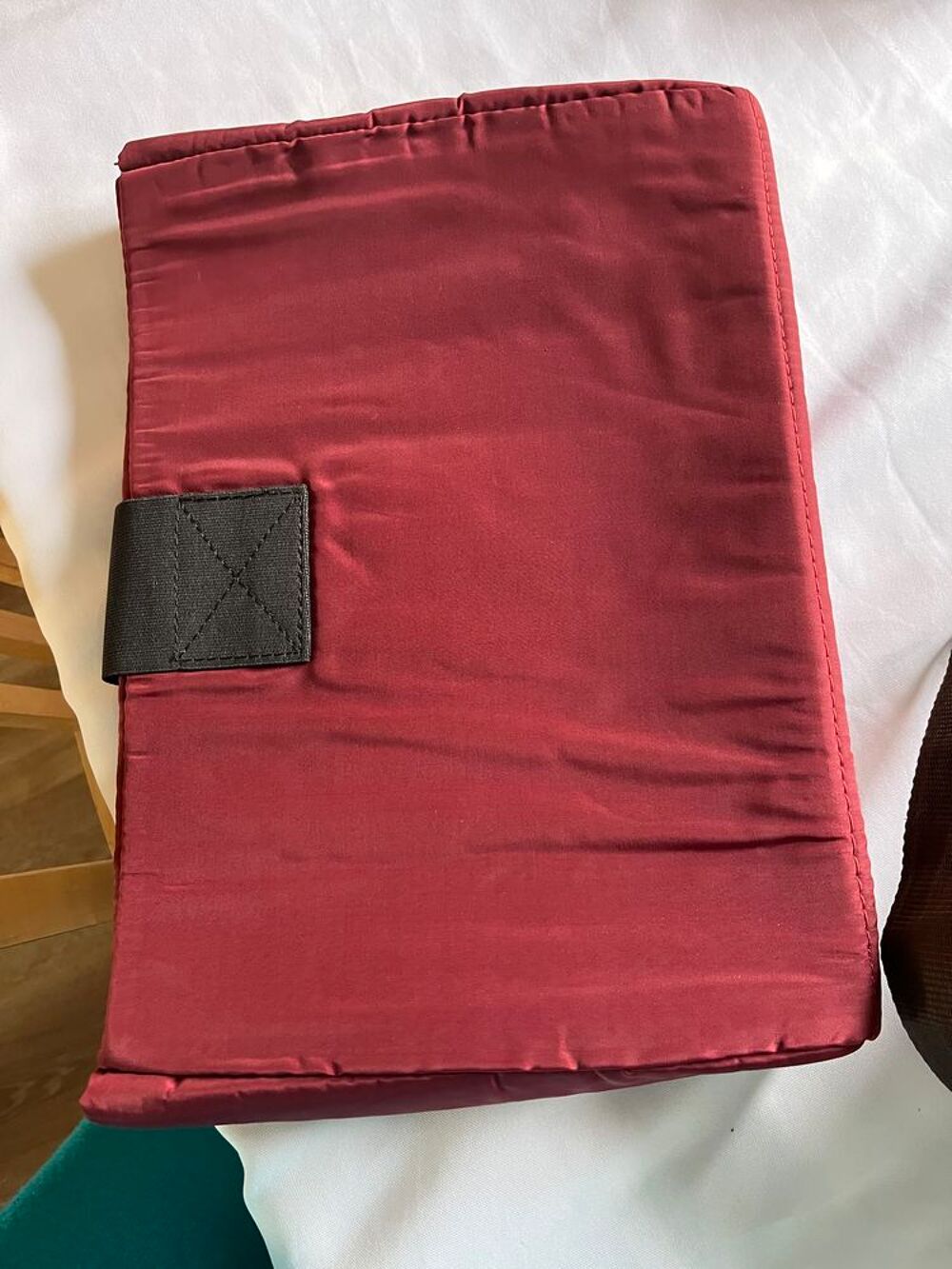 Mallette, sac d'affaire femme en cuir . Maroquinerie