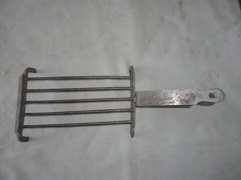 Grille ancienne pour faire cuir sur la braise 7 Sabl-sur-Sarthe (72)