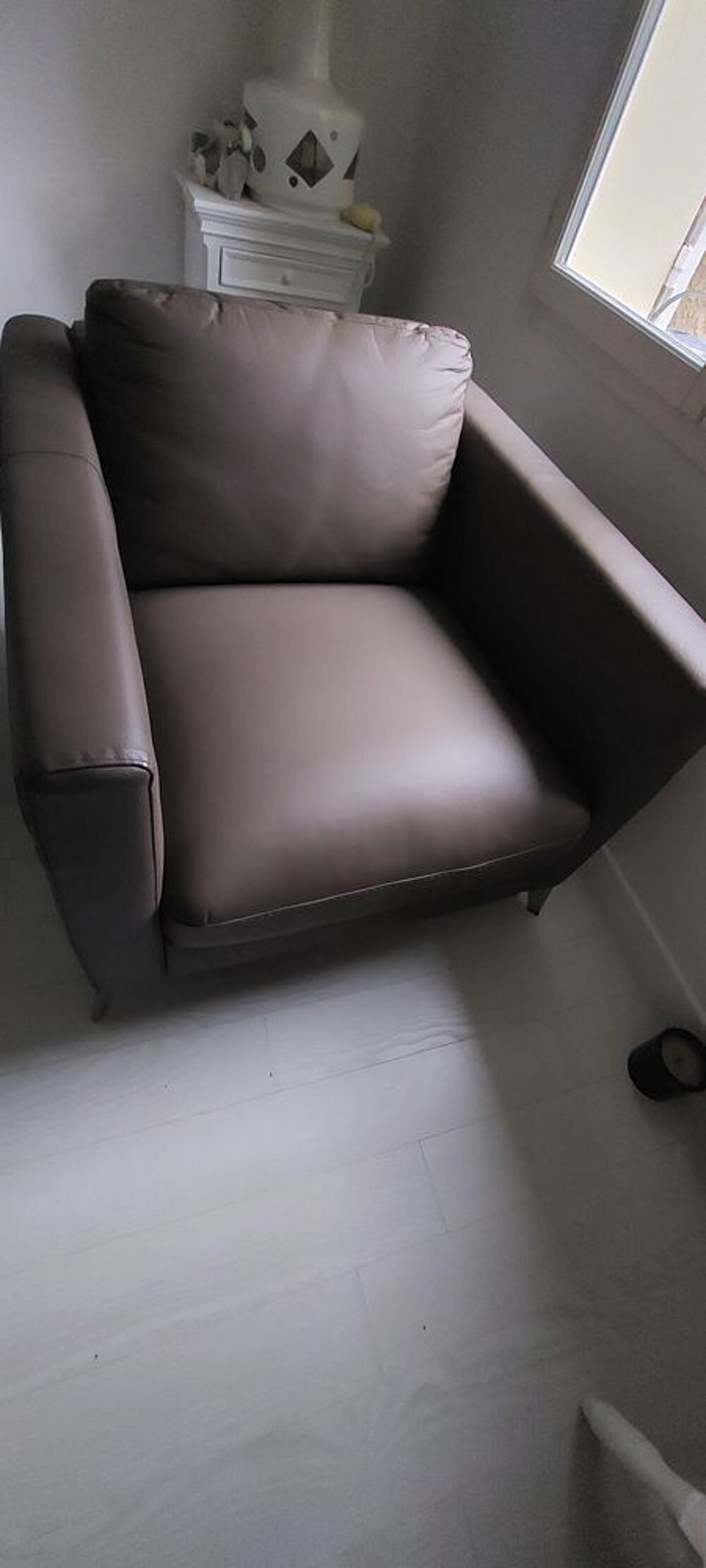 Fauteuil en cuir taupe Cuir center Meubles