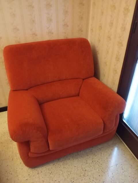 CANAPE 3 PLACE ET 1 FAUTEUIL COULEUR ROUGE 0 Eyguires (13)