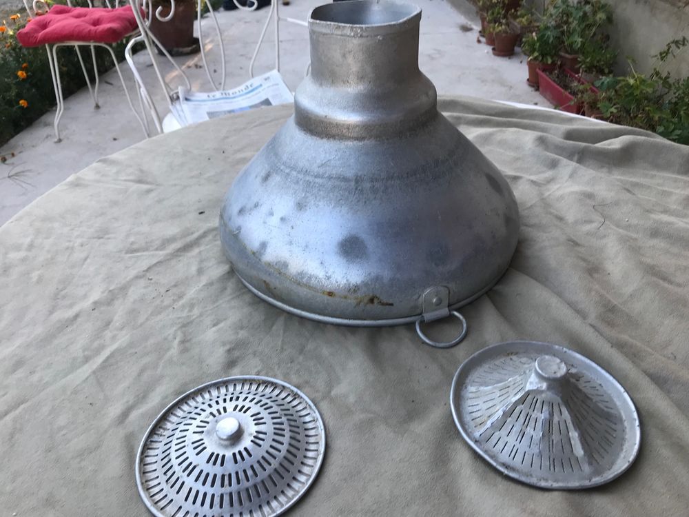 Entonnoir &agrave; lait d'autrefois 