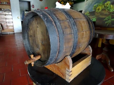 Tonneau bois vin vinaigre D30m longueur 50cm 60 Monflanquin (47)