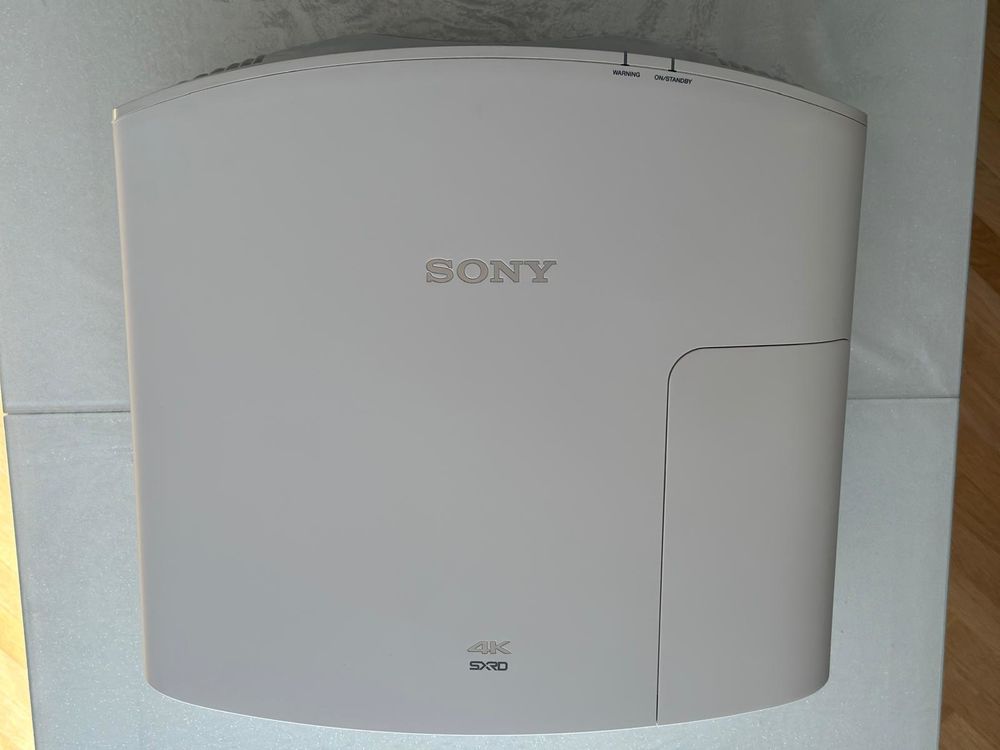 Vid&eacute;oprojecteur SONY VPL-VW270ES 4K SXRD 3D Photos/Video/TV