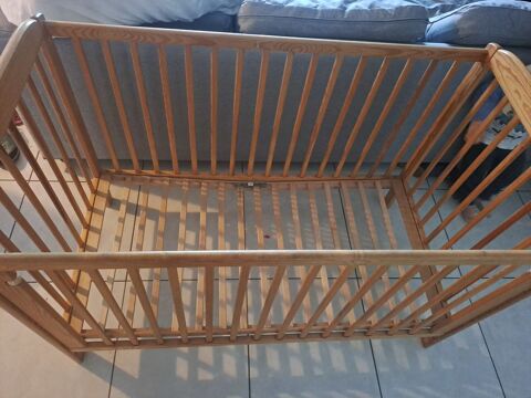 Lit  barreaux en bois 20 Grenoble (38)