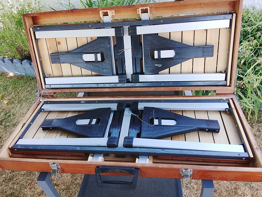 Valise table pliable et 4 si&egrave;ges int&eacute;gr&eacute;s bois et aluminuin Jardin