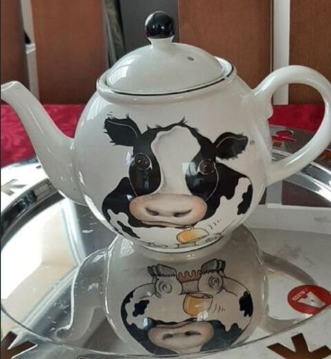 Grande cafetire ou thire dessin vache 8 Bourgoin-Jallieu (38)