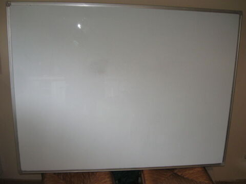 tableau effa�able   �tat quelques traces de feutre
20 Pessac (33)