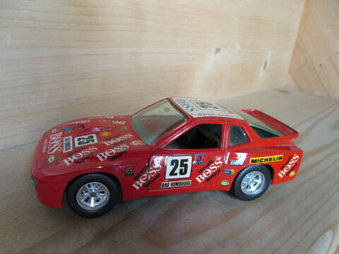 Voiture collection Burago Porsche 924 Turbo  15 Goussainville (95)