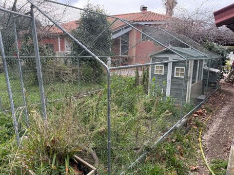 divers mat&eacute;riel pour poules. 100 66550 Corneilla-la-rivi�re