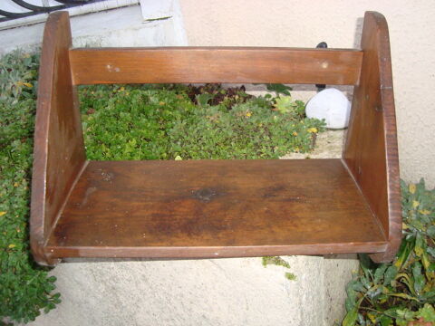 Petite �tag�re en bois 5 Villev�que (49)