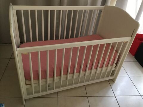 Lit � barreaux en bois couleur blanc de marque Sauthon 60 Lyon 3 (69)