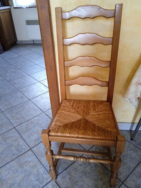 Chaise bois empaillée 10 Avricourt (54)