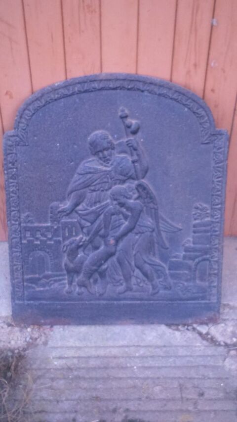 Plaque de chemine en fonte. 180 Monflanquin (47)