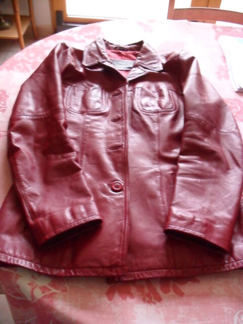 veste en cuir rouge 20 Bauvin (59)