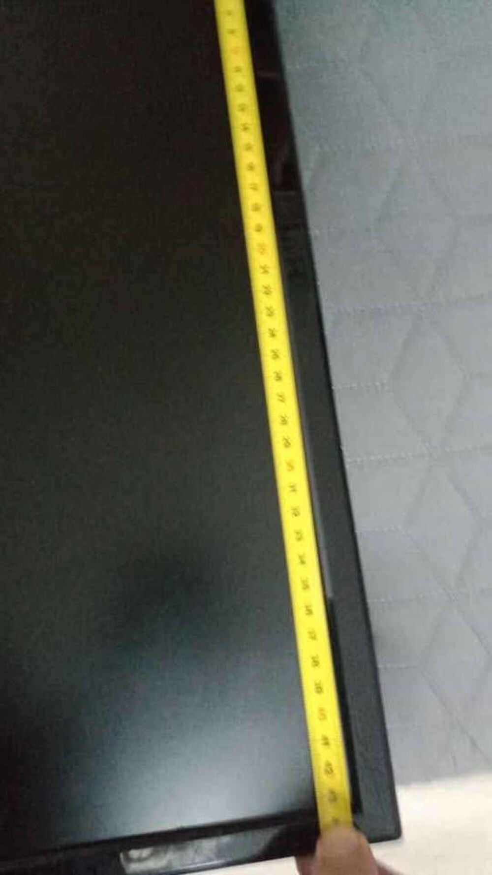 t&eacute;l&eacute;viseur
Petite t&eacute;l&eacute;vision de 24 cm sur 43cm Photos/Video/TV