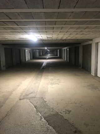  Parking / Garage  vendre 15 m